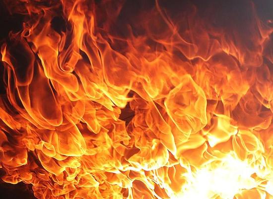 18-летний волгоградец пострадал во время пожара в частном доме